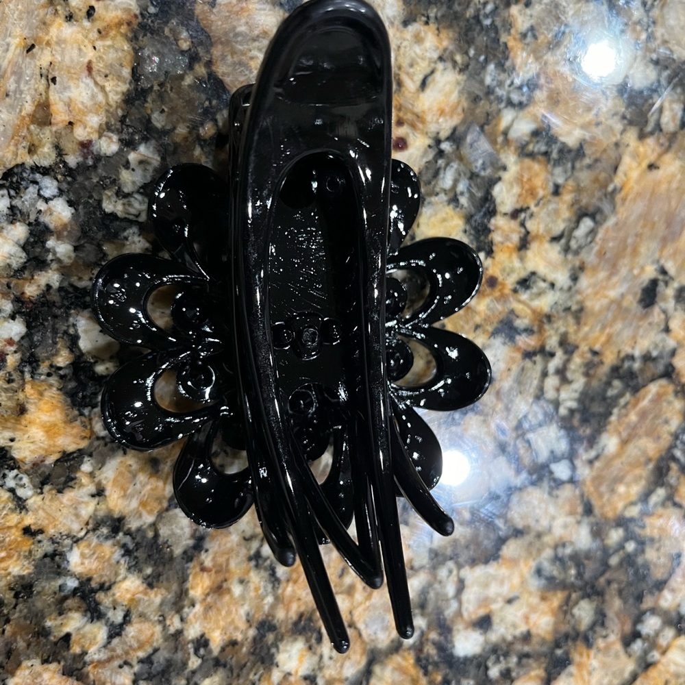 NIP Rhinestone Flower Hair Clip - Picture 3 of 7
